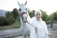 Pearly Beyaz: Ozel Tasarım Bone