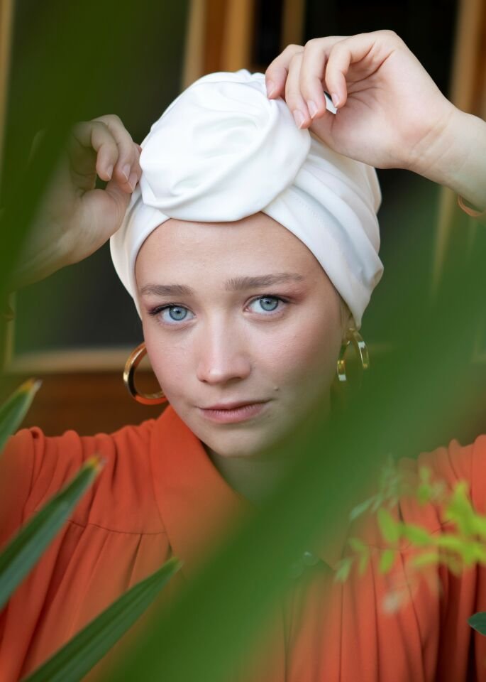 Simya Kırık Beyaz Detaylı Bone