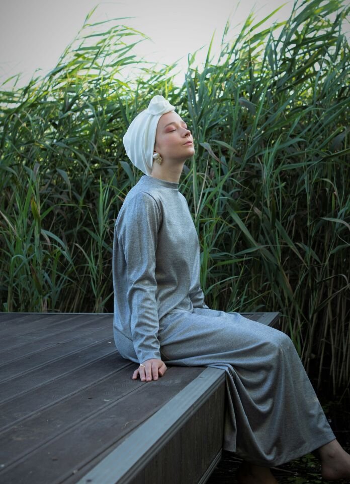 Simya Kırık Beyaz Detaylı Bone