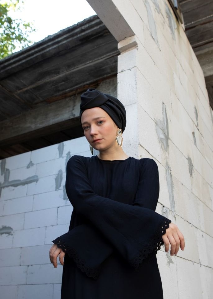 Simya Siyah Detaylı Bone