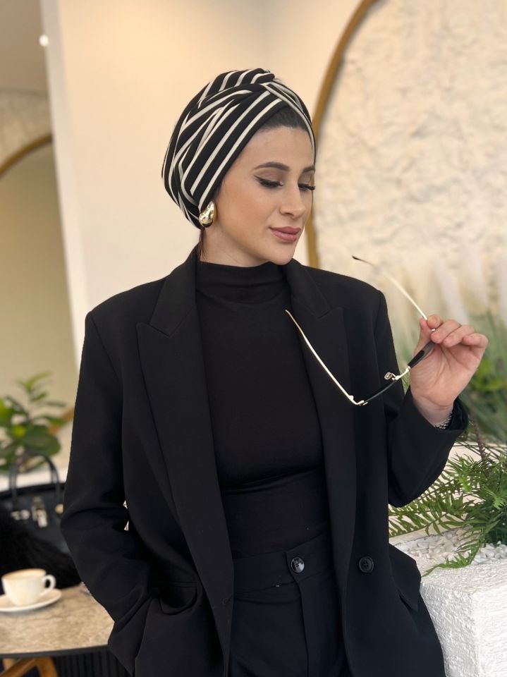 Çizzgi Bone Siyah/Beyaz