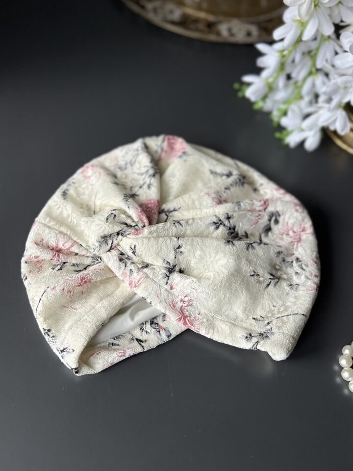 Helen Bone /Beyaz Dantel Etkisi