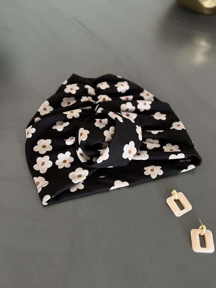 Simya Bone Shee / Siyah Üzeri Papatya