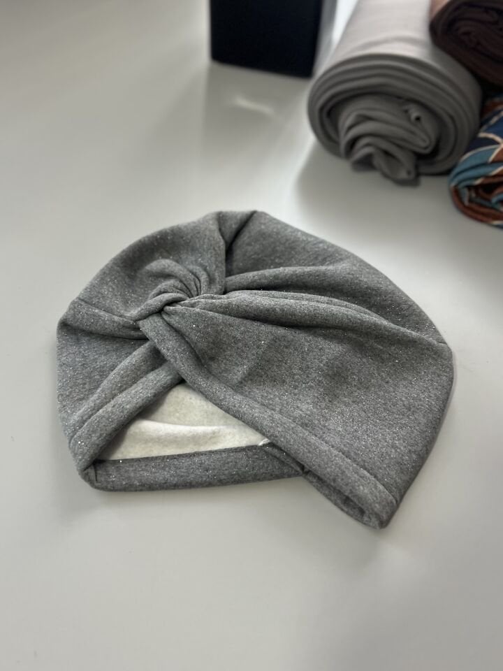 Sıradan Olmayan Gri Negro Bone