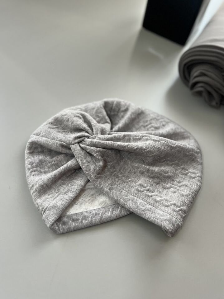 Örme Desenli Gri Bone