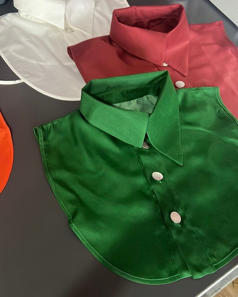 Dik Duran Asimetrik Yaka I Emerald